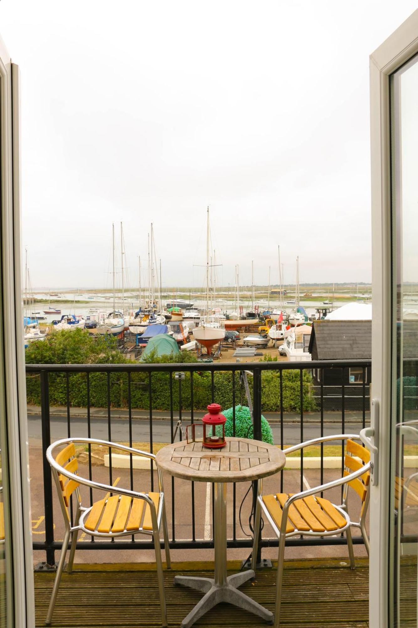 The Victory At Mersea West Mersea Room photo